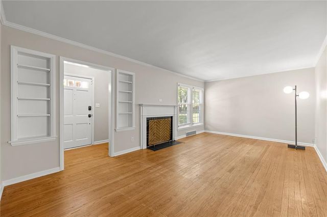 5813 RIGGS Street, Mission, KS 66202