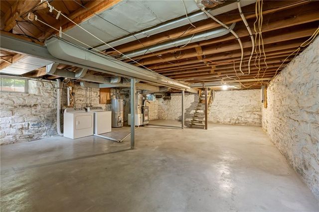 5813 RIGGS Street, Mission, KS 66202