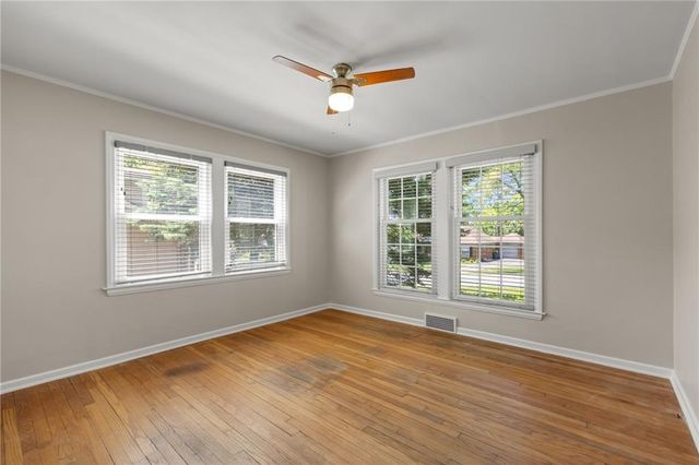 5813 RIGGS Street, Mission, KS 66202