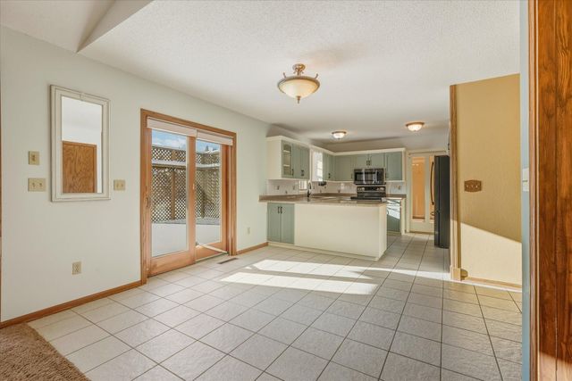 2563 Colony Circle, Saint Cloud, MN 56303