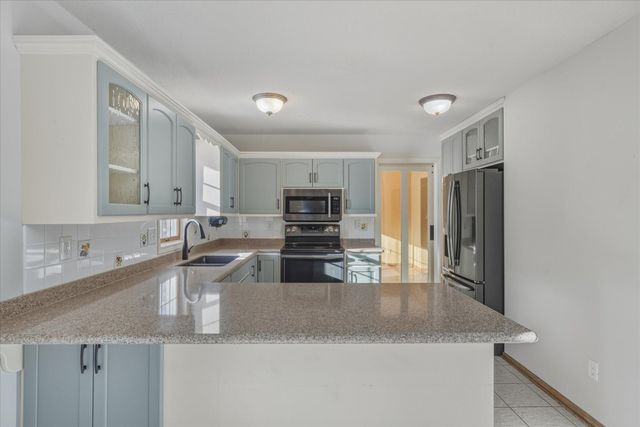 2563 Colony Circle, Saint Cloud, MN 56303