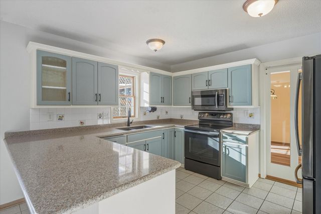 2563 Colony Circle, Saint Cloud, MN 56303