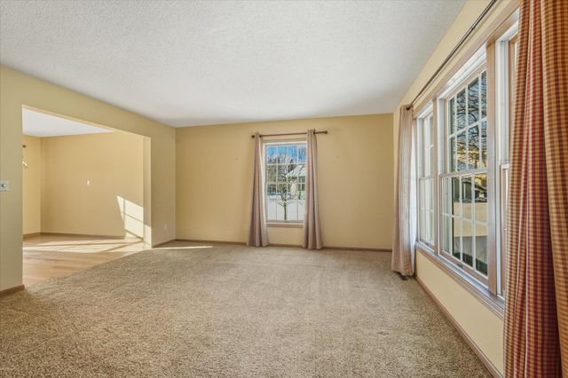 2563 Colony Circle, Saint Cloud, MN 56303