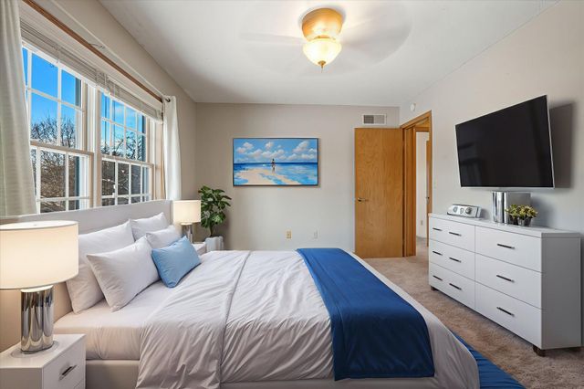 2563 Colony Circle, Saint Cloud, MN 56303