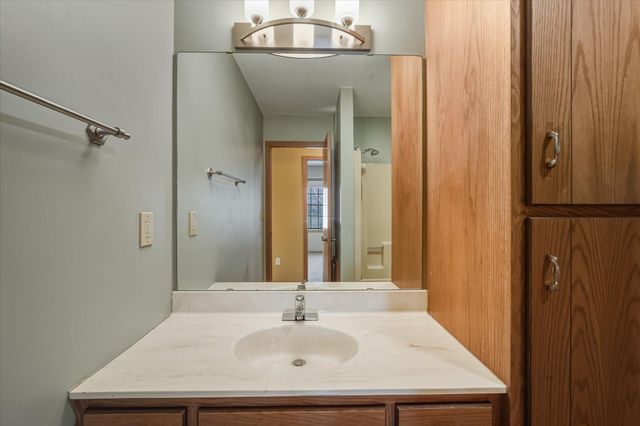 2563 Colony Circle, Saint Cloud, MN 56303