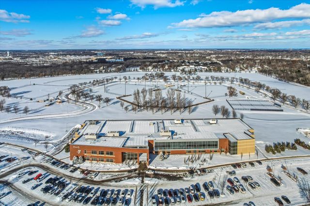 2563 Colony Circle, Saint Cloud, MN 56303