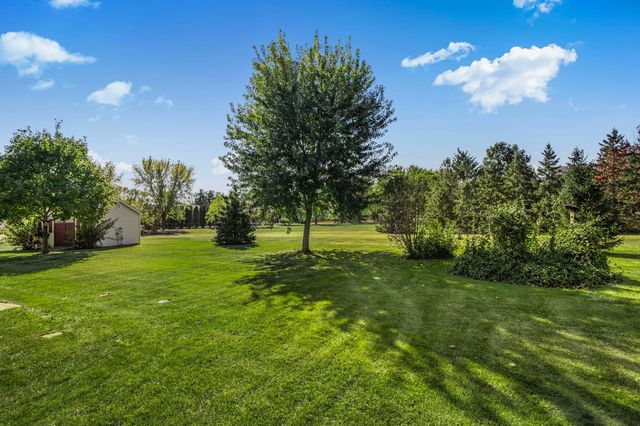 2563 Colony Circle, Saint Cloud, MN 56303