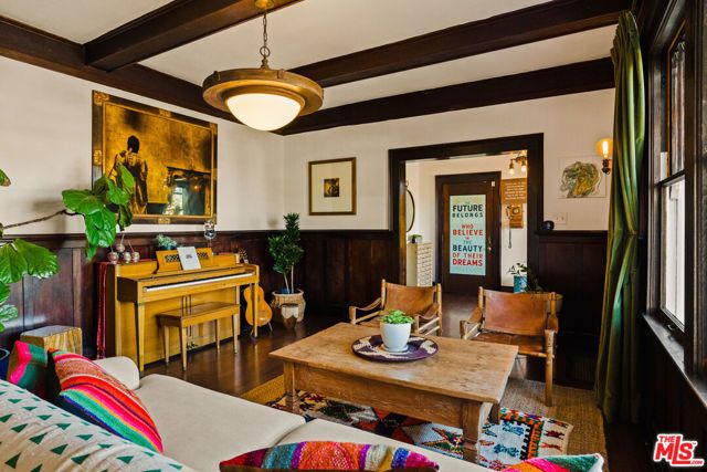 1062 Sanborn Avenue, Los Angeles, CA 90029