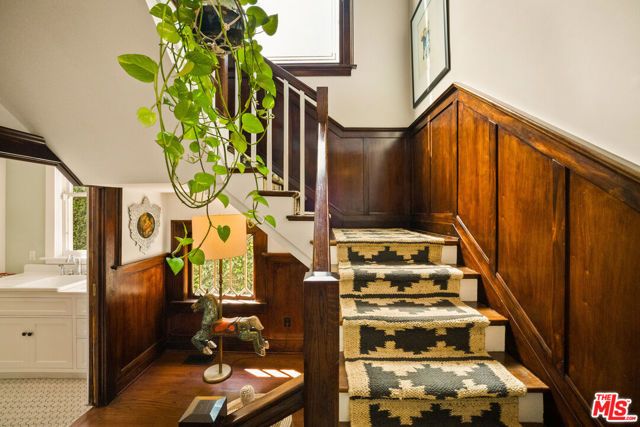 1062 Sanborn Avenue, Los Angeles, CA 90029