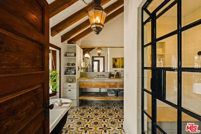 1062 Sanborn Avenue, Los Angeles, CA 90029