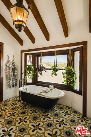 1062 Sanborn Avenue, Los Angeles, CA 90029