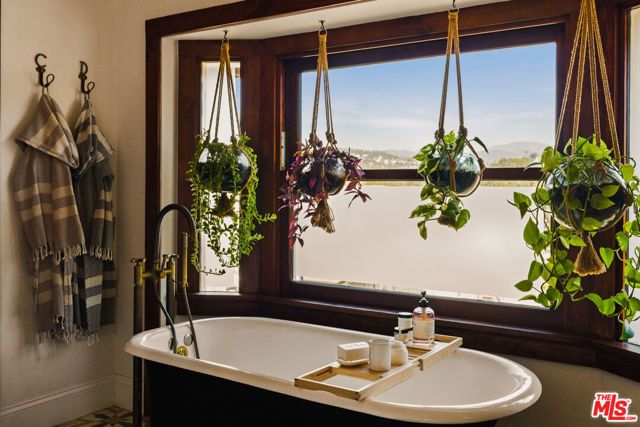 1062 Sanborn Avenue, Los Angeles, CA 90029