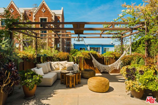 1062 Sanborn Avenue, Los Angeles, CA 90029