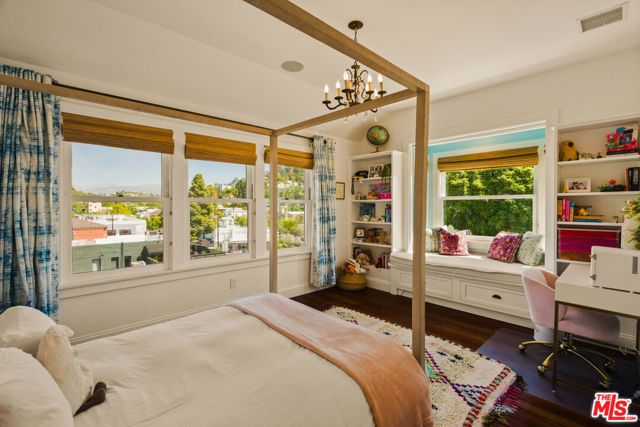 1062 Sanborn Avenue, Los Angeles, CA 90029