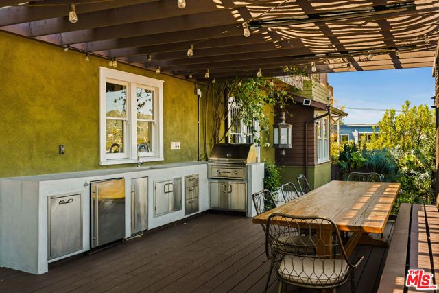 1062 Sanborn Avenue, Los Angeles, CA 90029