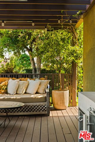 1062 Sanborn Avenue, Los Angeles, CA 90029