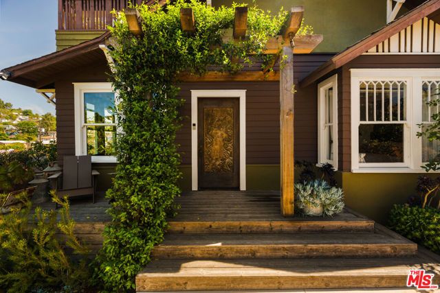 1062 Sanborn Avenue, Los Angeles, CA 90029