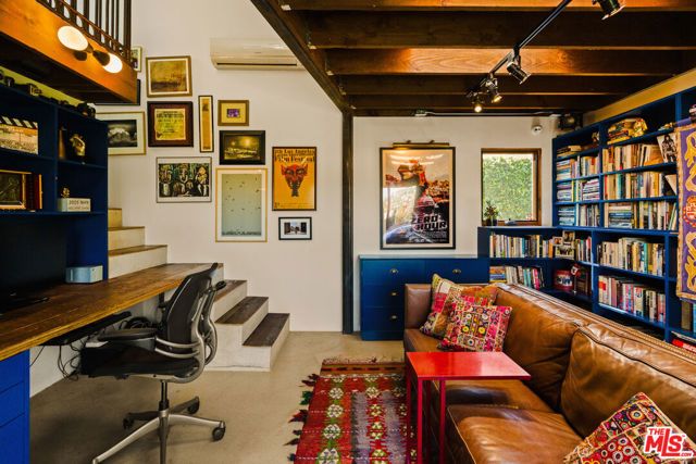 1062 Sanborn Avenue, Los Angeles, CA 90029