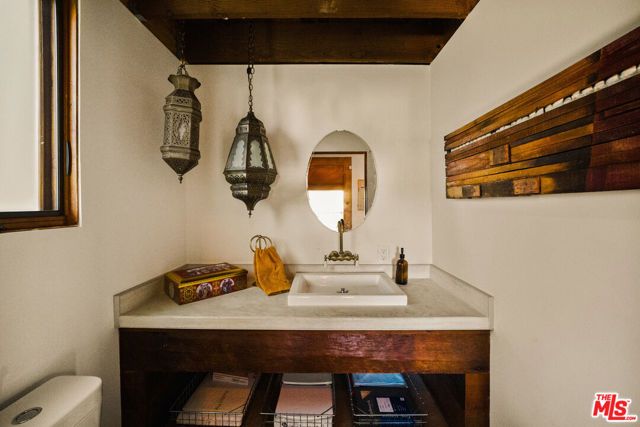 1062 Sanborn Avenue, Los Angeles, CA 90029