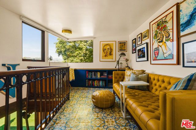 1062 Sanborn Avenue, Los Angeles, CA 90029