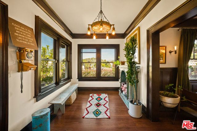 1062 Sanborn Avenue, Los Angeles, CA 90029