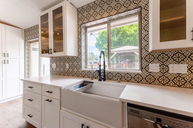 3901 S Sunderland Dr, Spokane Valley, WA 99206