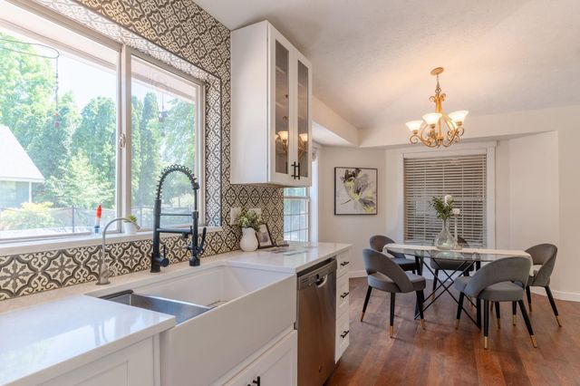 3901 S Sunderland Dr, Spokane Valley, WA 99206