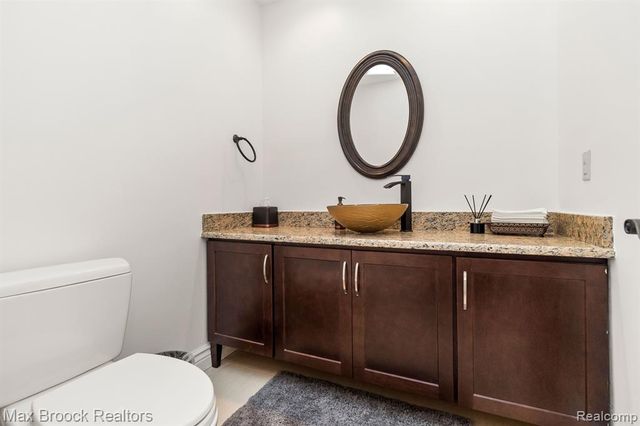 6322 Aspen Ridge Boulevard, West Bloomfield, MI 48322