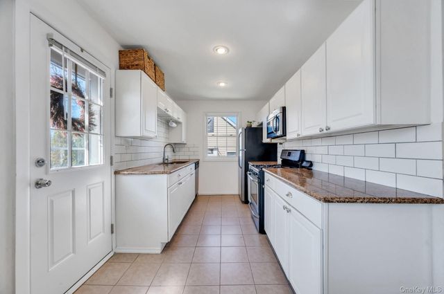 28 Saint Joseph Avenue, Ronkonkoma, NY 11779