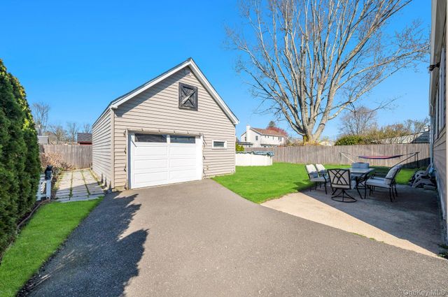 28 Saint Joseph Avenue, Ronkonkoma, NY 11779