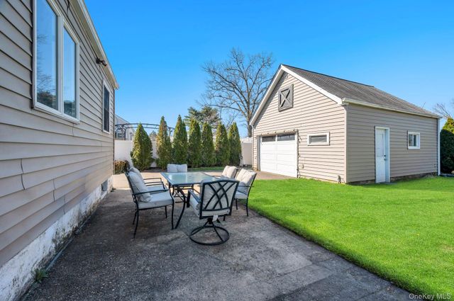 28 Saint Joseph Avenue, Ronkonkoma, NY 11779