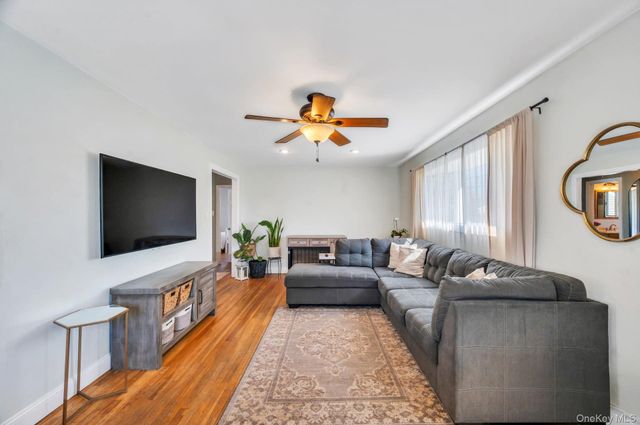 28 Saint Joseph Avenue, Ronkonkoma, NY 11779