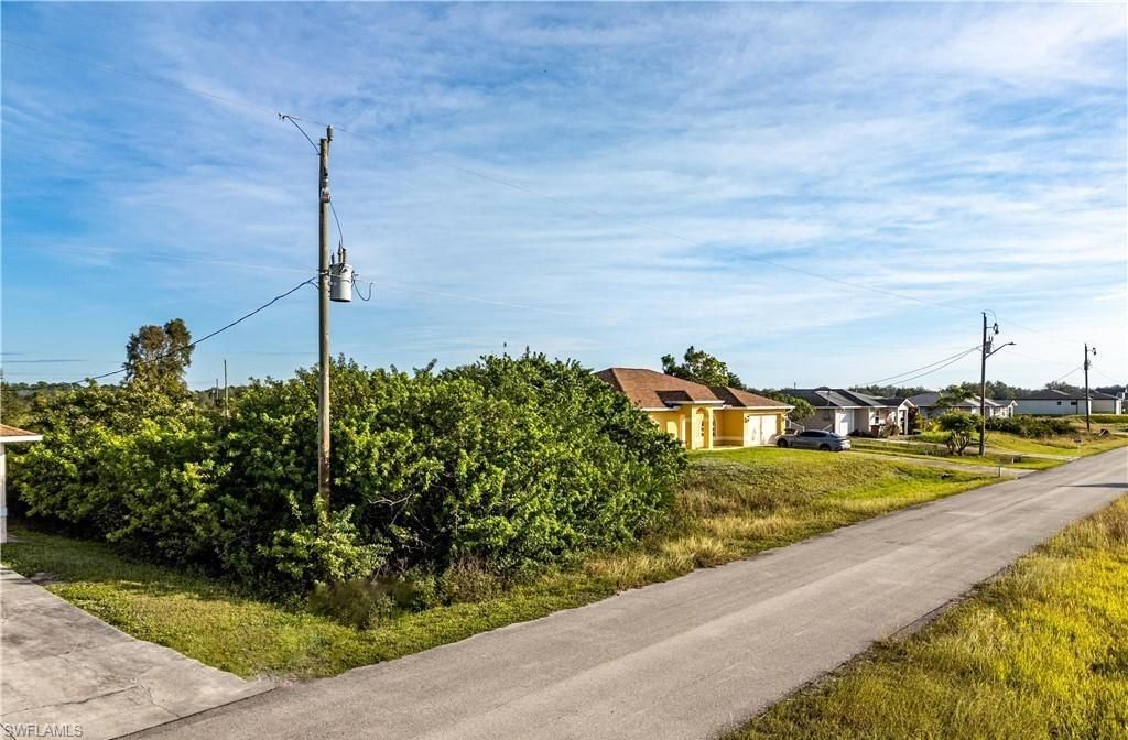 2710 69th ST W, LEHIGH ACRES, FL 33971 — photo 3