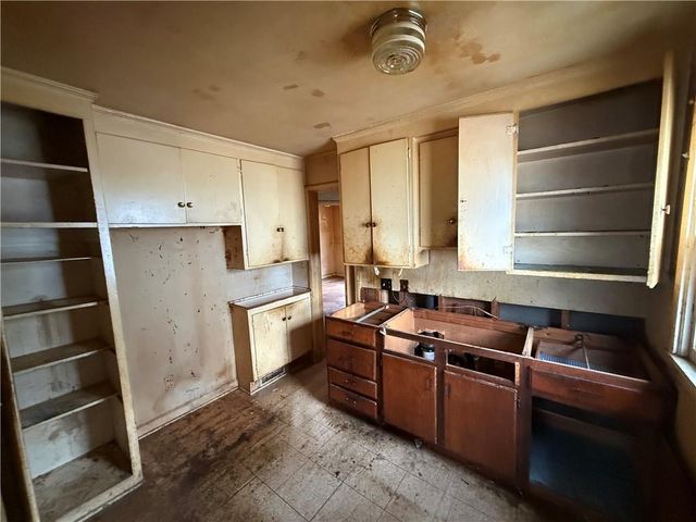 7 E 85th Street, Kansas City, MO 64114