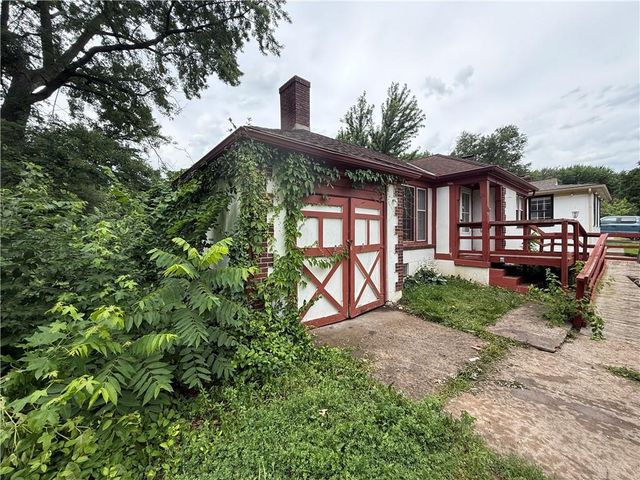 7 E 85th Street, Kansas City, MO 64114