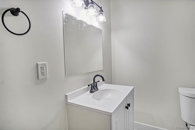 427 Melbourne, Detroit, MI 48202