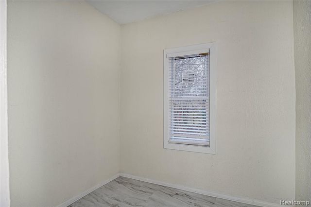 427 Melbourne, Detroit, MI 48202
