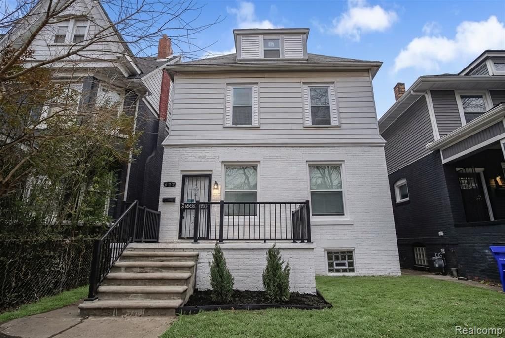 427 Melbourne, Detroit, MI 48202