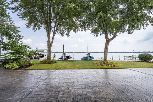 4875 East River Road, Grand Island, NY 14072