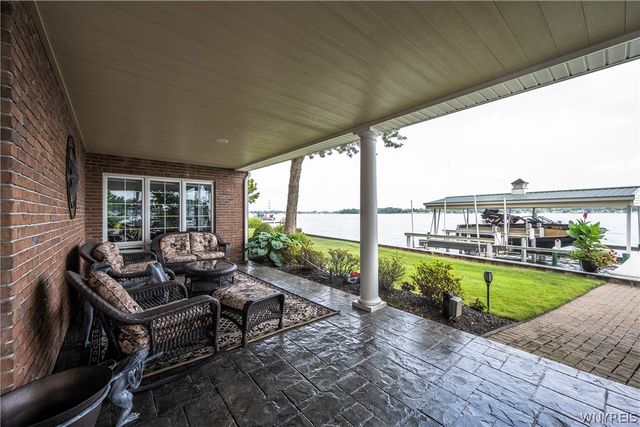 4875 East River Road, Grand Island, NY 14072