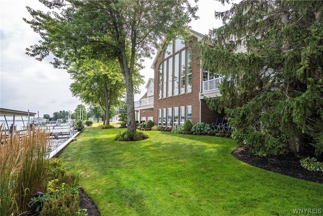 4875 East River Road, Grand Island, NY 14072