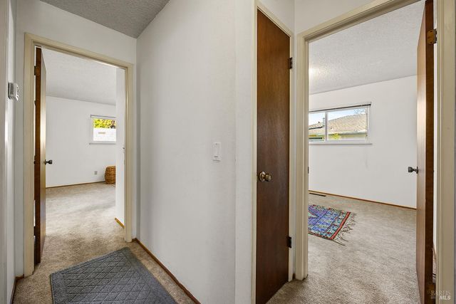 429 Eileen Dr, Sebastopol, CA 95472