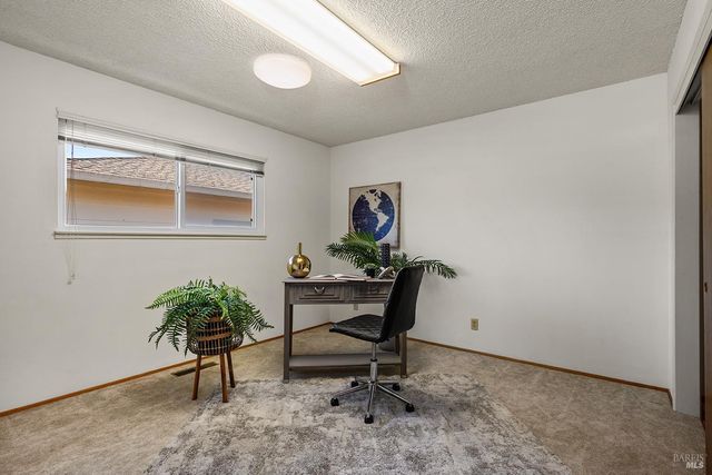 429 Eileen Dr, Sebastopol, CA 95472