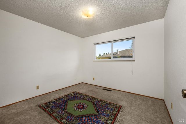 429 Eileen Dr, Sebastopol, CA 95472