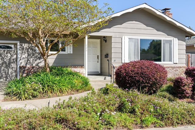 429 Eileen Dr, Sebastopol, CA 95472