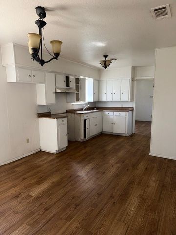 610 N Bailey Street, Mexia, TX 76667