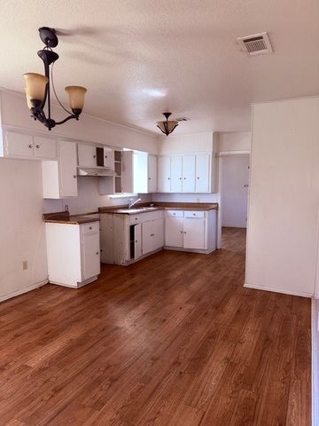 610 N Bailey Street, Mexia, TX 76667