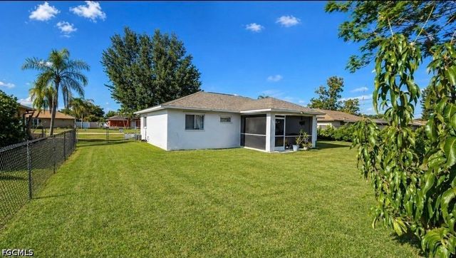 1404 NE Van Loon TER, Cape Coral, FL 33909