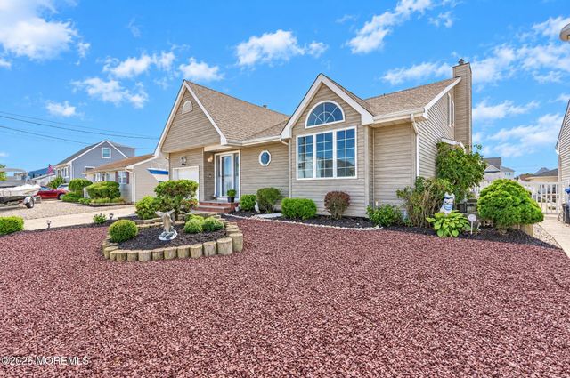 3407 Thistle Avenue, Toms River, NJ 08753