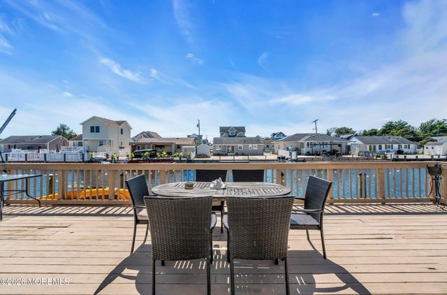3407 Thistle Avenue, Toms River, NJ 08753